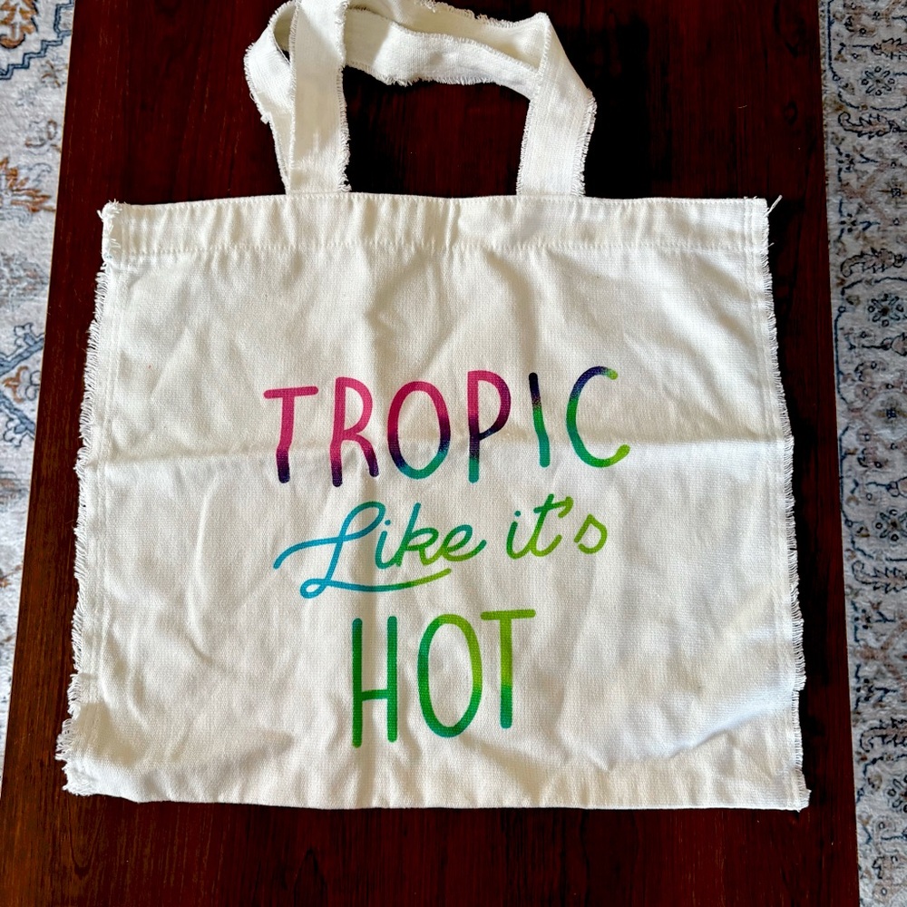 Tote Bag with Colorful Tropic Like It's Hot Graphic Print